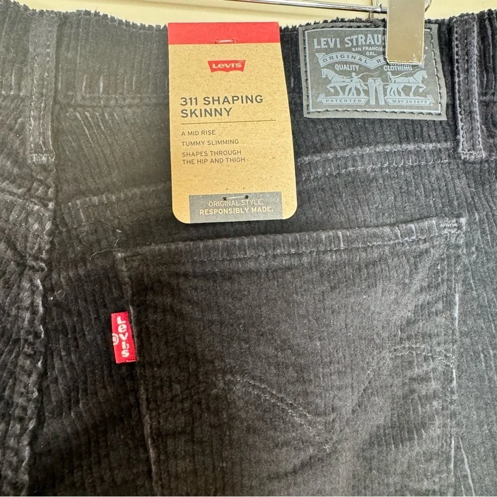 Levis 311 Shaping Skinny Corduroy Pants Black Midrise Jeans Women Sz 30x30 NEW